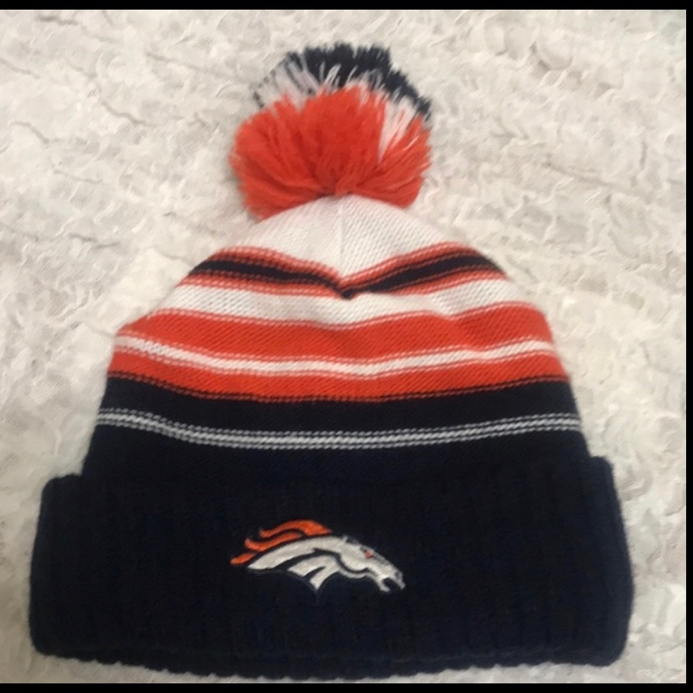 Broncos Denver Youth Size Beanie Excellent Condition